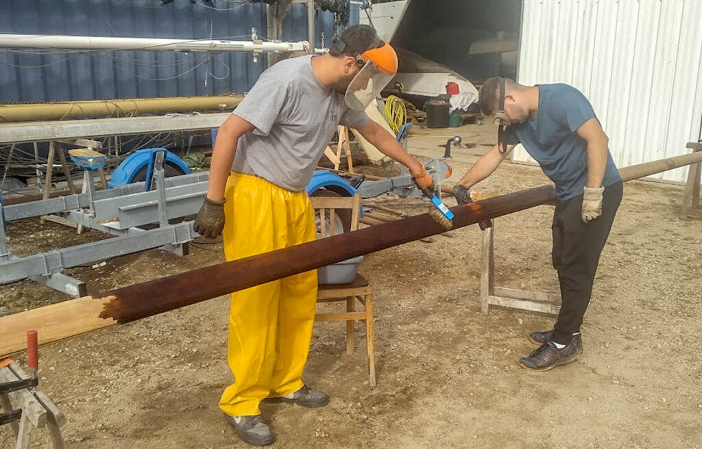 Décapage vernis mât