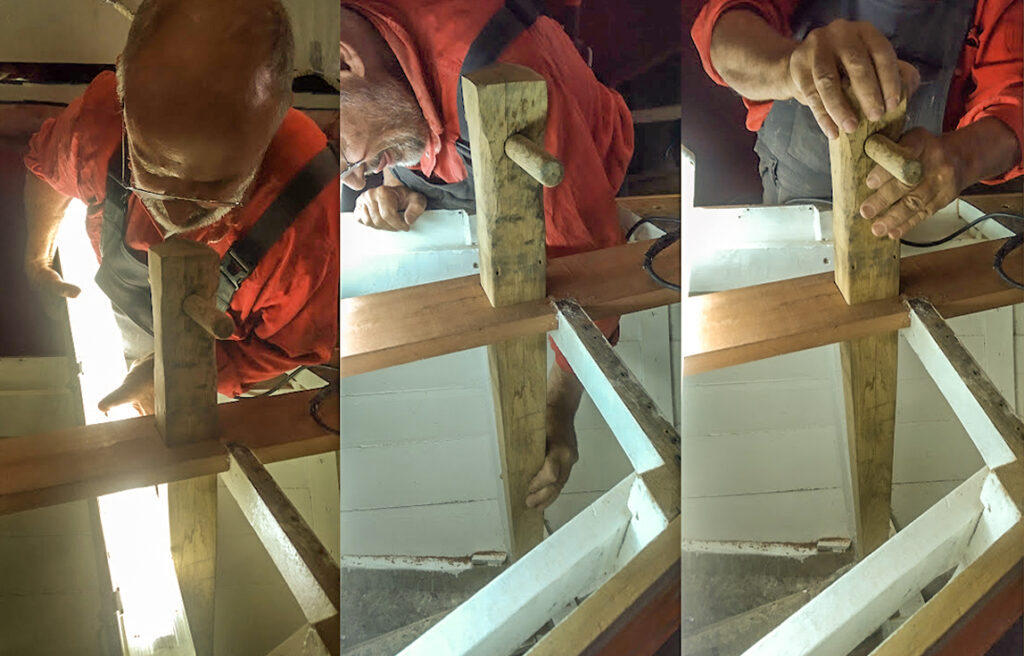 Yves, stagiaire de l'AFPA d'Auray, ajustant le renfort de bitte d'amarrage.